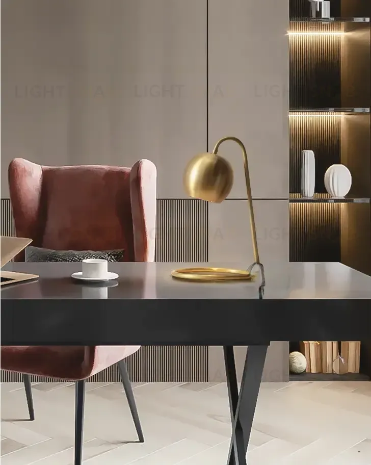 Дизайнерская настольная лампа SCOOP N262