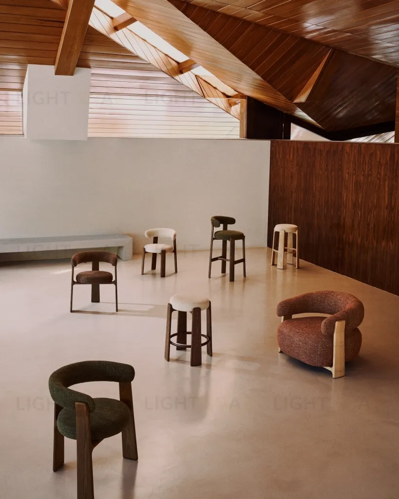 Granite Полубарный табурет из бежевого шенилла и массива ясеня в отделке орех 65 см 420253