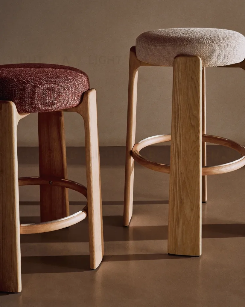 Granite Барный табурет из бежевого шенилла и массива ясеня в натуральной отделке 75 см 420269