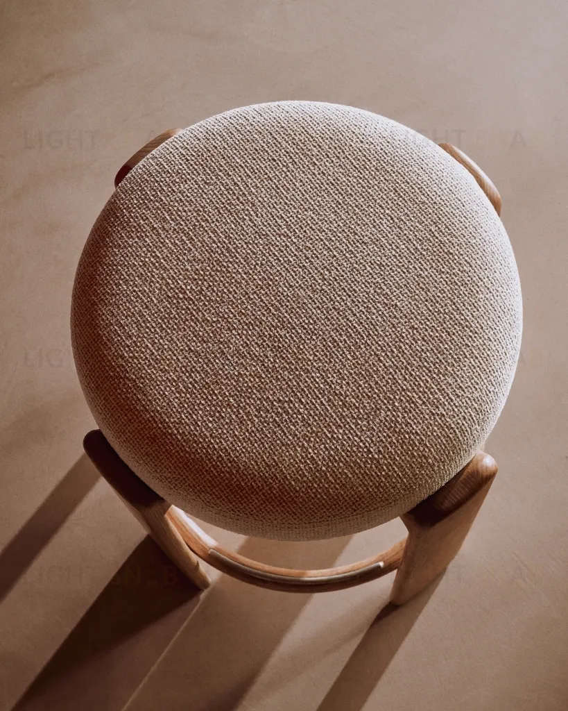 Granite Барный табурет из бежевого шенилла и массива ясеня в натуральной отделке 75 см 420269