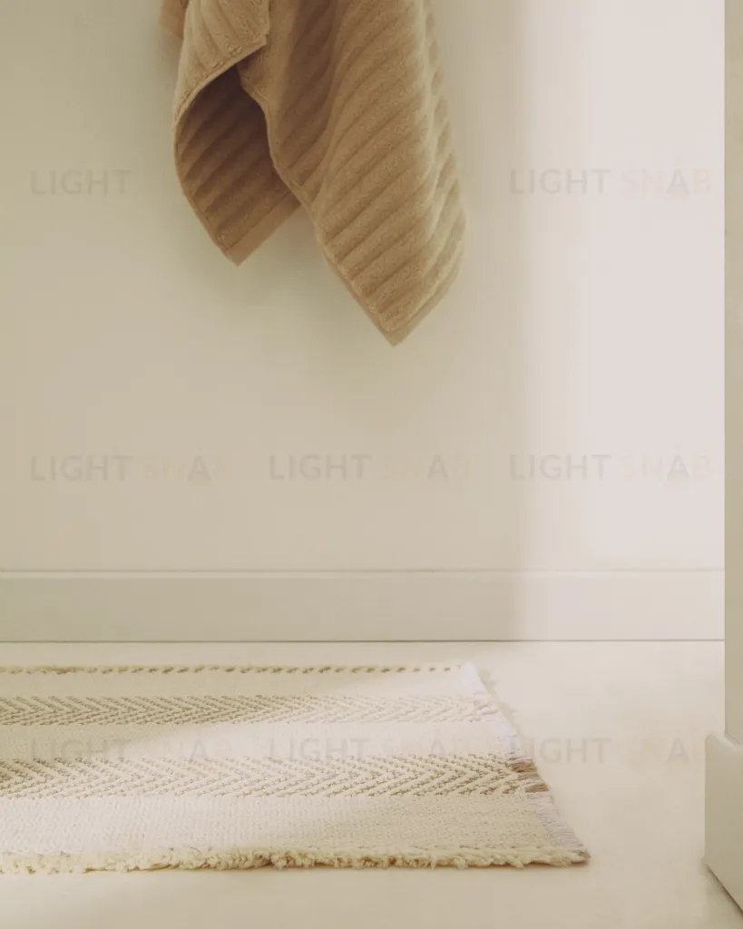 Коврик для ванной Bina из 100% хлопкового жаккарда цвета экрю 50 x 70 см 424843