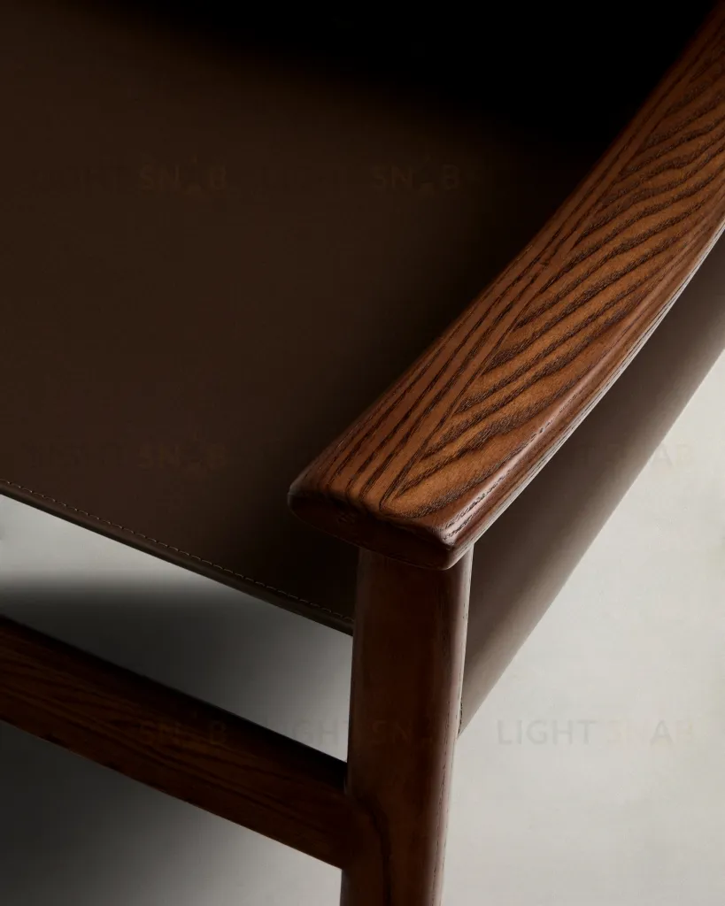 Кресло Jan из переработанной кожи темно-коричневого цвета и ясеня в ореховом цвете 301332