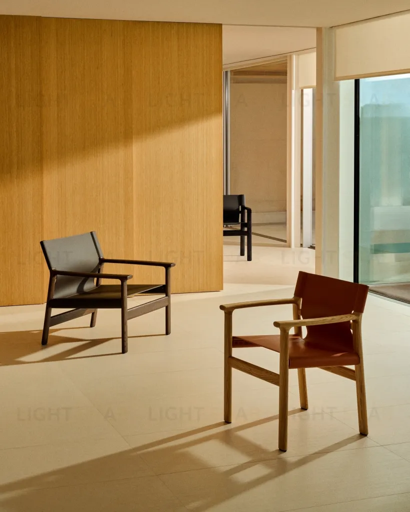 Кресло Jan из переработанной кожи темно-коричневого цвета и ясеня в ореховом цвете 301332