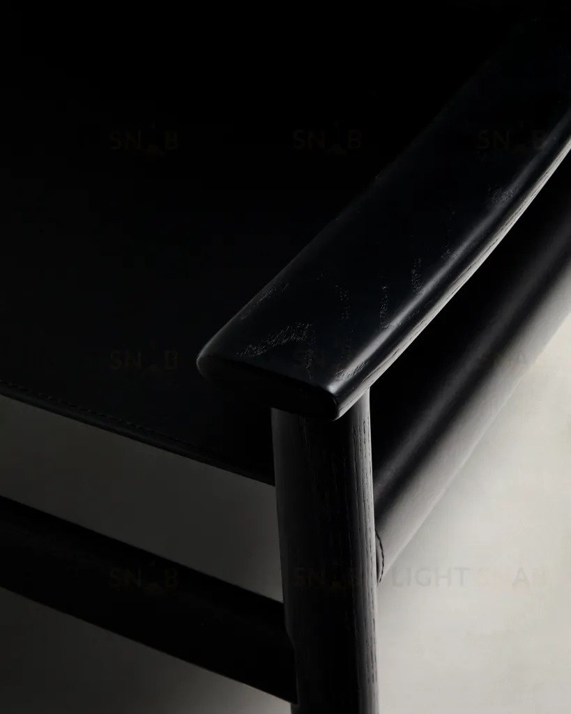 Кресло Jan из переработанной кожи черного цвета и ясеня в черном цвете 301336