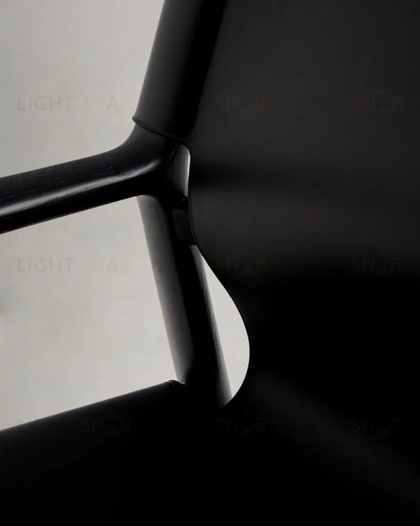 Кресло Jan из переработанной кожи черного цвета и ясеня в черном цвете 301336