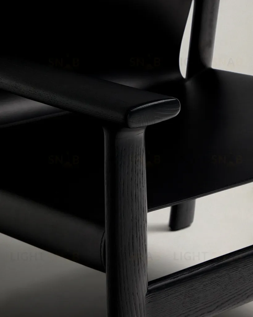 Кресло Jan из переработанной кожи черного цвета и ясеня в черном цвете 301336