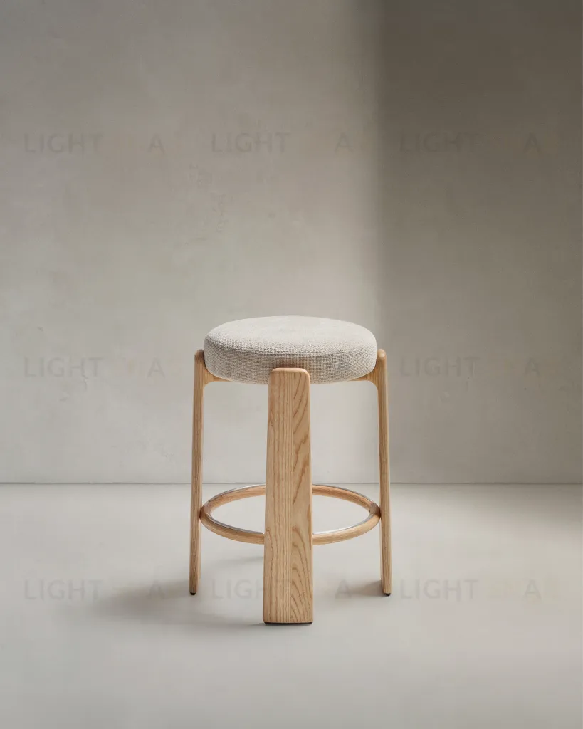 Granite Полубарный табурет из бежевого шенилла и массива ясеня в натуральной отделке 65 см 420259