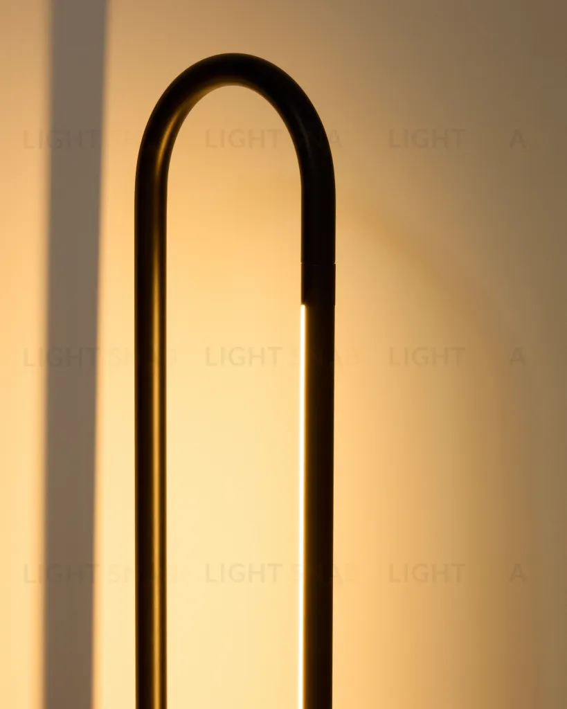 Напольный светильник Bow из черного алюминия 425175