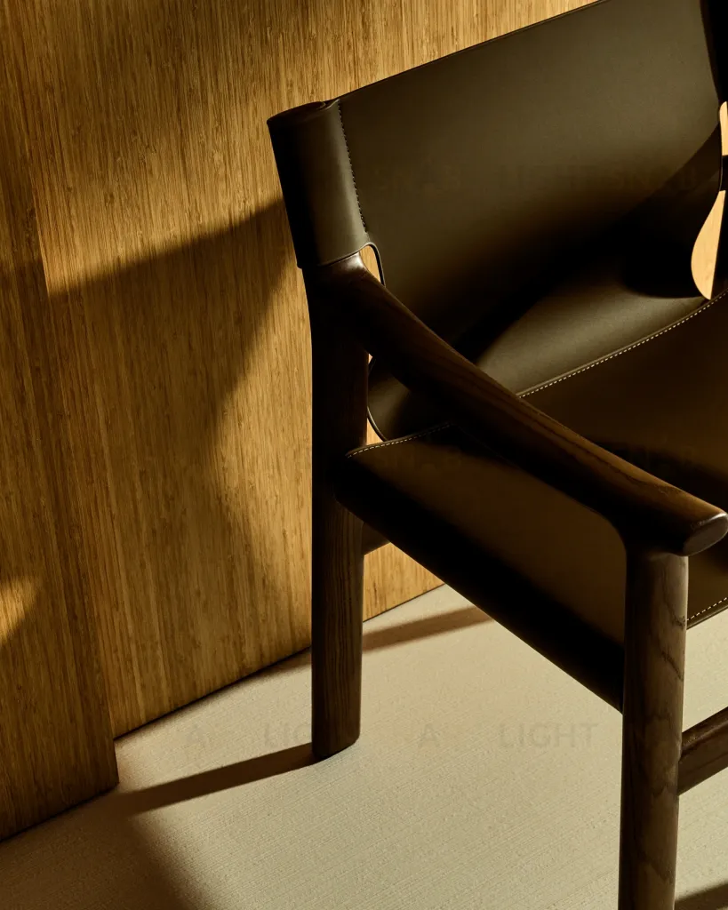 Стул Jan из переработанной кожи темно-коричневого цвета и ясеня в ореховом цвете 301328