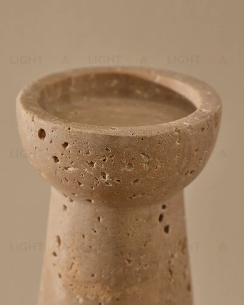 Большой подсвечник из бежевого травертина Magan 210376