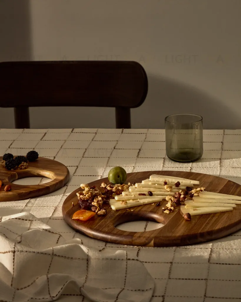 Сервировочная доска Klot среднего размера из акации 209215