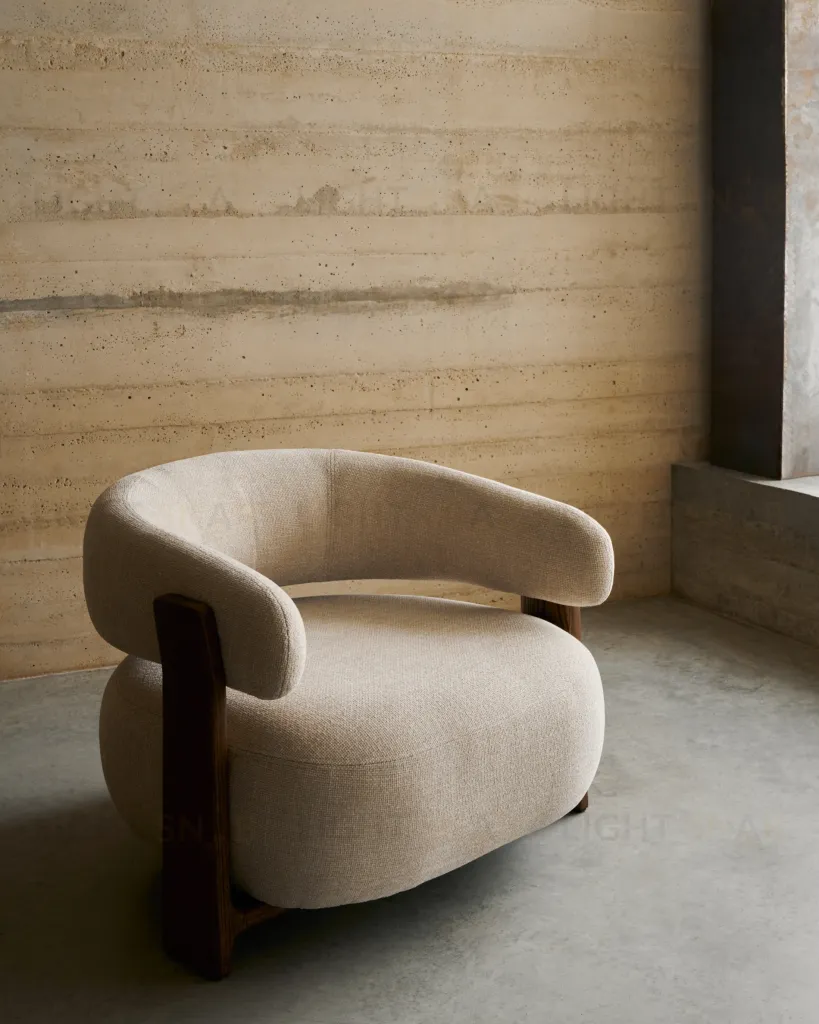 Granite Кресло из бежевого шенилла и массива ясеня в отделке орех 207783