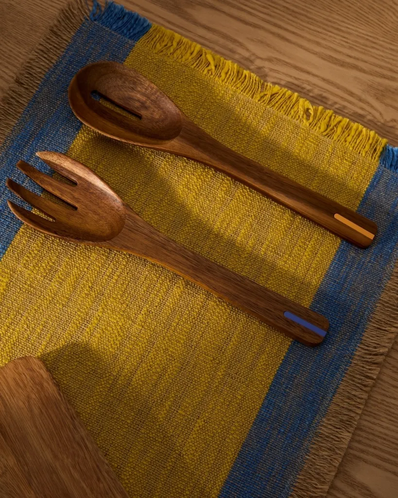 Кухонная лопатка Zairin с отверстием из массива акации 254255