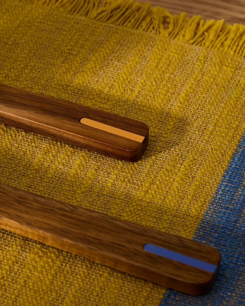 Кухонная лопатка Zairin с отверстием из массива акации 254255