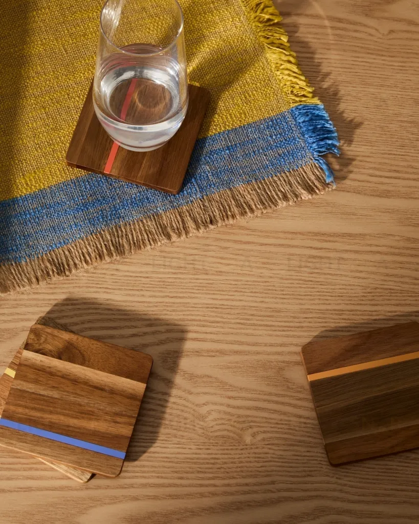 Zairin Набор из 4 подставок из акации и вставками из разноцветного металла 254241