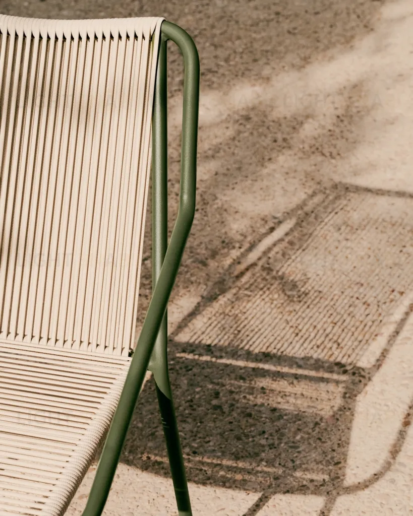 Садовое кресло Zivia из веревки цвета экрю и оцинкованной стали зеленого цвета 254033