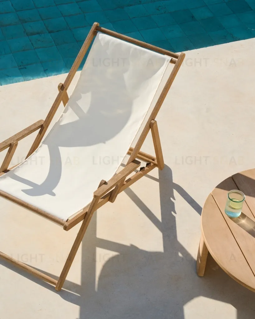 Cкладное кресло Vilara для улицы из акации и текстиля белого цвета 262389