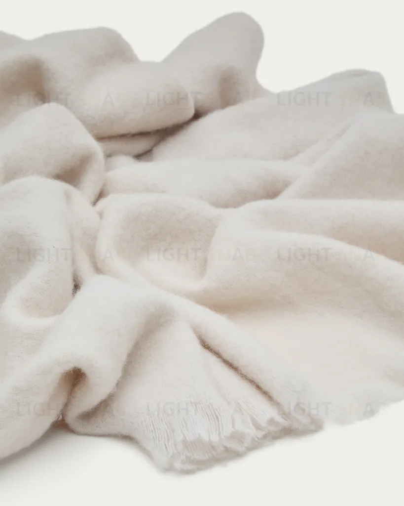 Hura Плед из шерсти цвета экрю с оборками 170 х 130 см 210326