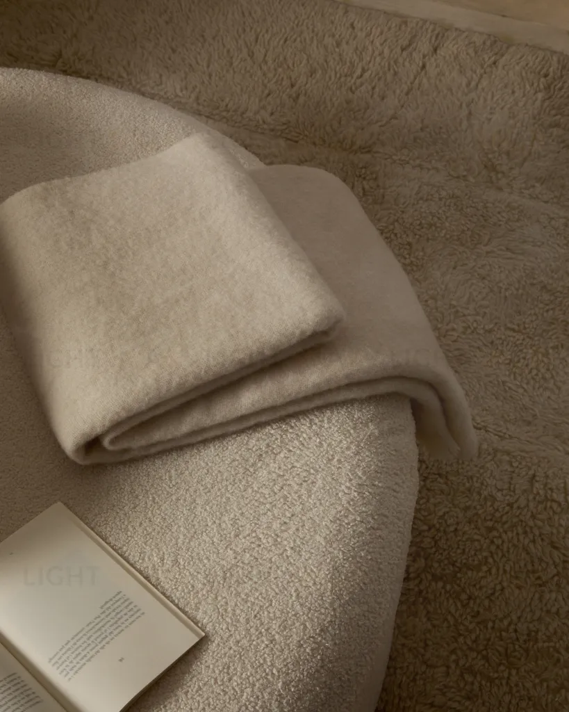 Hura Плед из шерсти цвета экрю с оборками 170 х 130 см 210326