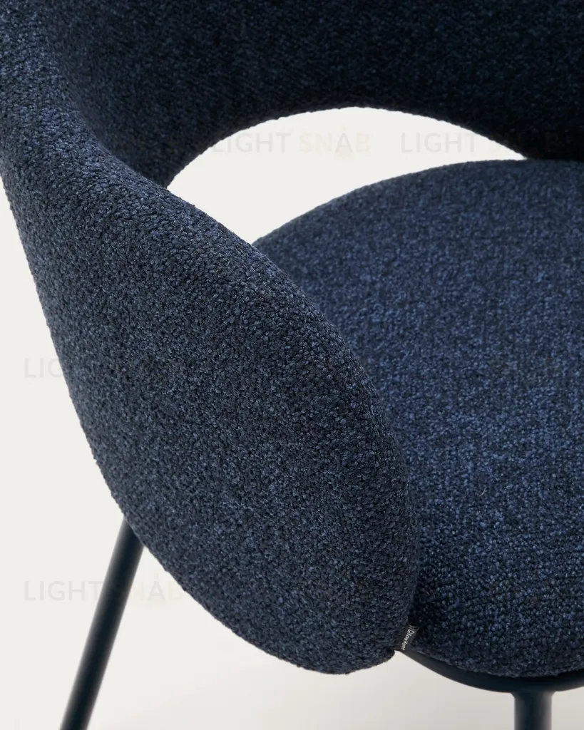Стул Maina из плотной синей шенилловой ткани и стальными ножками с синей отделкой 209221