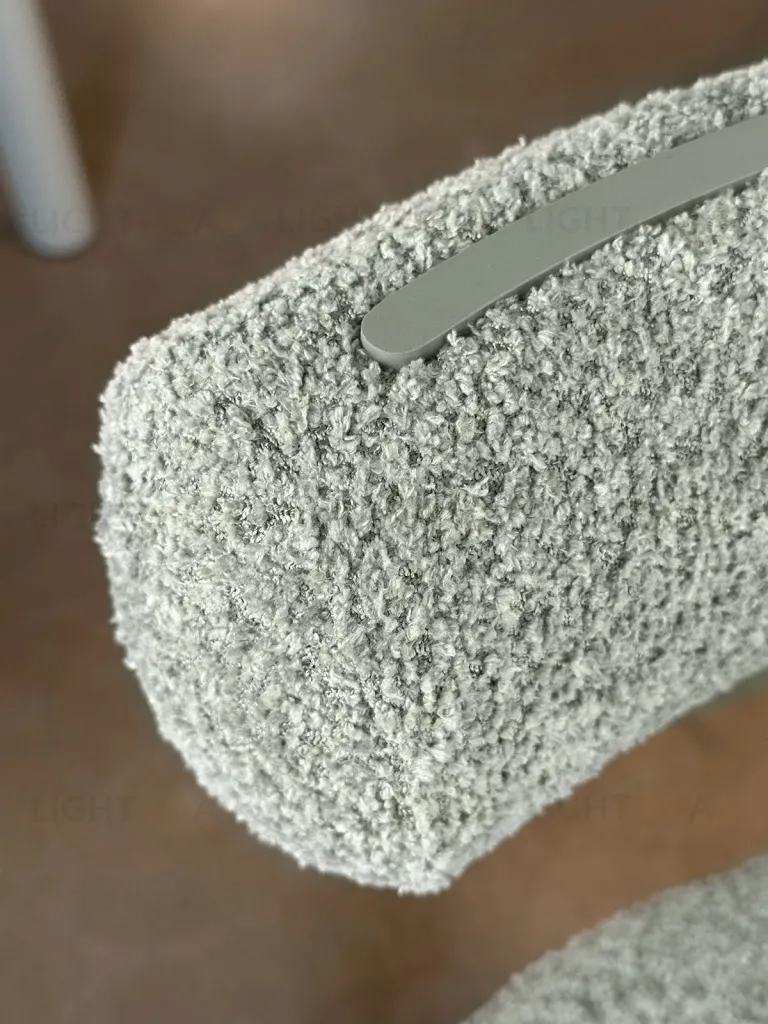 Полубарный стул Bold Bold Chair