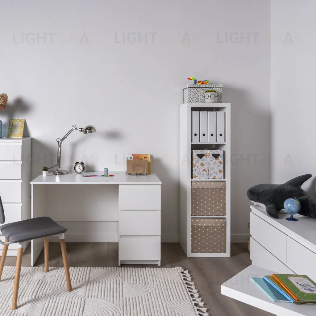 Стол КАСТОР письменный однотумбовый с тремя ящиками, цвет белый 2.03.06.090.1