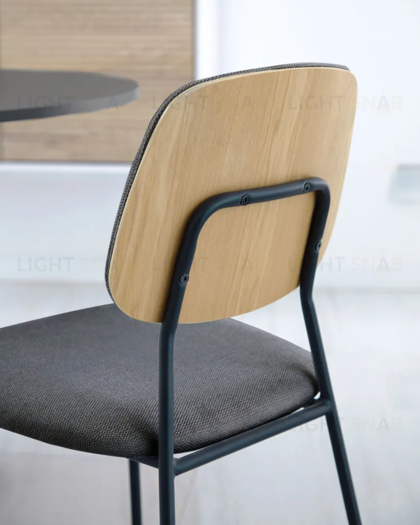 Стул Benilda темно-серый с дубовым шпоном и сталь с черной отделкой 108352