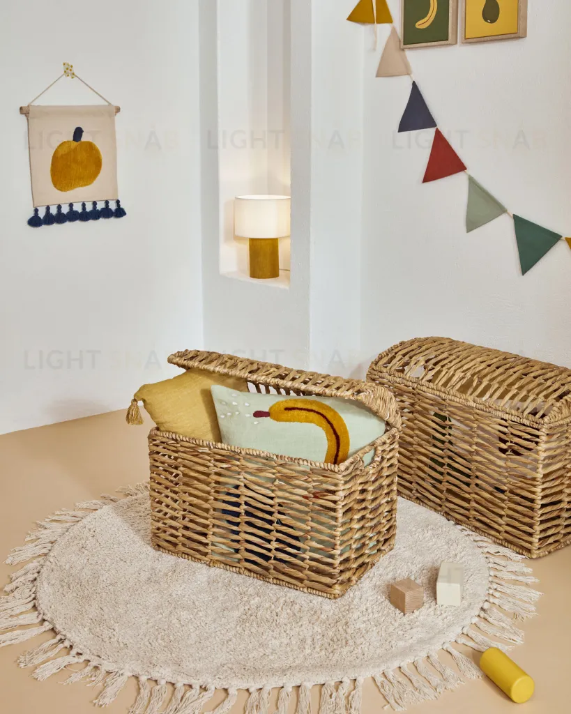 Гобелен Amarantha из 100% хлопка с желтым яблоком и синими кисточками белого цвета 30 x 30 см 146956