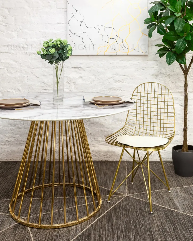 Стул обеденный Eiffel золотой с белой подушкой УТ000004228