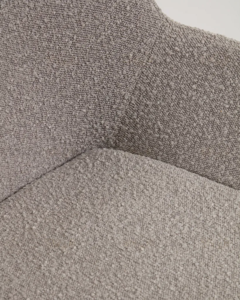 Стул Konna из светло-серой ткани букле с ножками из массива ясеня 110293