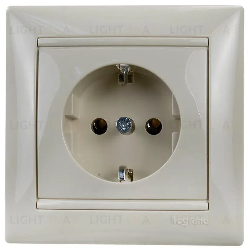 Розетка 2К+3 Legrand Valena 16A 250V с/з слоновая кость 774323 774323