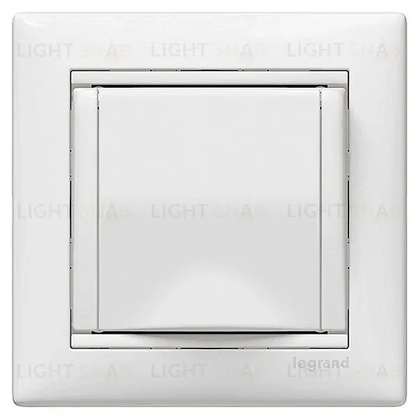 Розетка 2К+3 Legrand Valena 16A 250V с/з с крышкой винтовой зажим белый 774422 774422