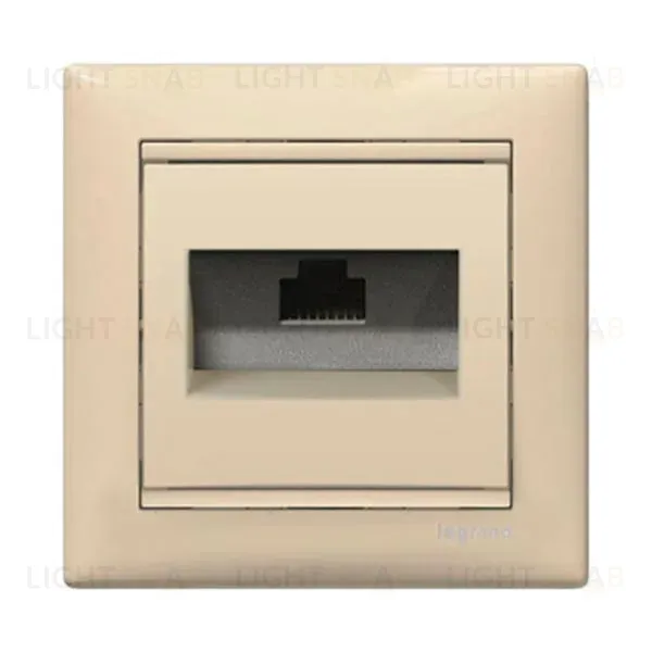 Розетка компьютерная RJ45 Legrand Valena 5e кат UTP с захватами слоновая кость 774130 774130
