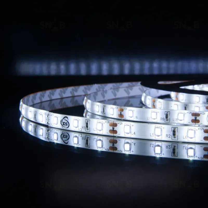 Светодиодная лента Elektrostandard 12V 4,8W 60Led 2835 IP65 холодный белый, 5м 4690389124167 4690389124167