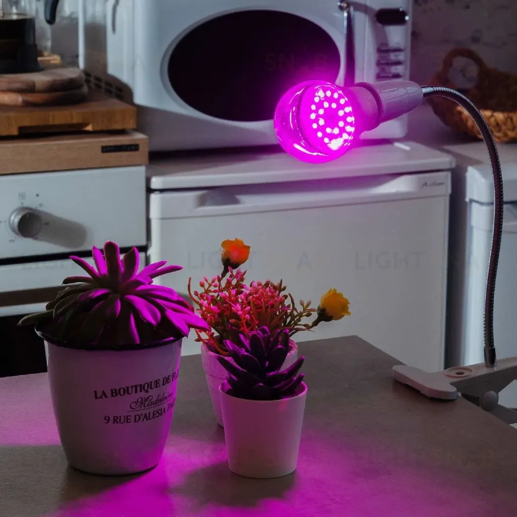 Лампа светодиодная для растений (09645) Uniel E27 9W прозрачная LED-A60-9W/SP/E27/CL ALM01WH LED-A60-9W/SP/E27/CL ALM01WH картон