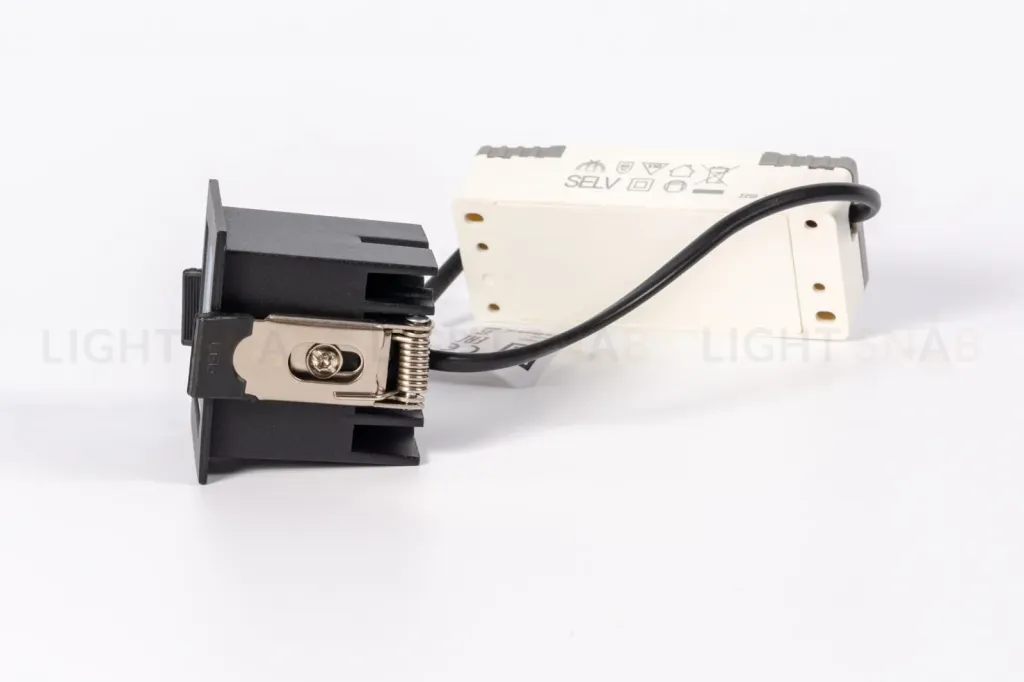 Встраиваемый светодиодный светильник Fiberli XL003-1T(W) 12130304 12130304