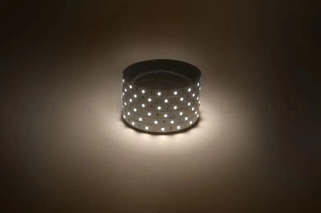 Светодиодная лента Эра 12В 2835 4,8Вт/м 3000K 5м IP20 LS2835-60LED-IP20-WW-eco-5m Б0035587 Б0035587