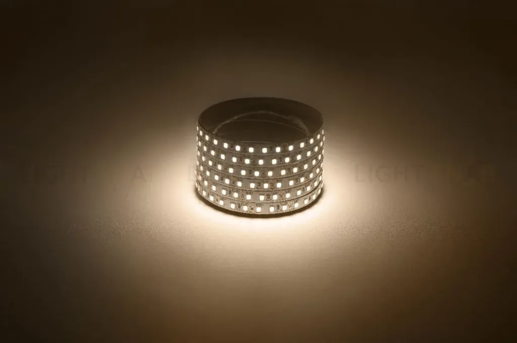Светодиодная лента Эра 12В 2835 9,6Вт/м 3000K 5м IP20 LS2835-120LED-IP20-WW Б0035596 Б0035596