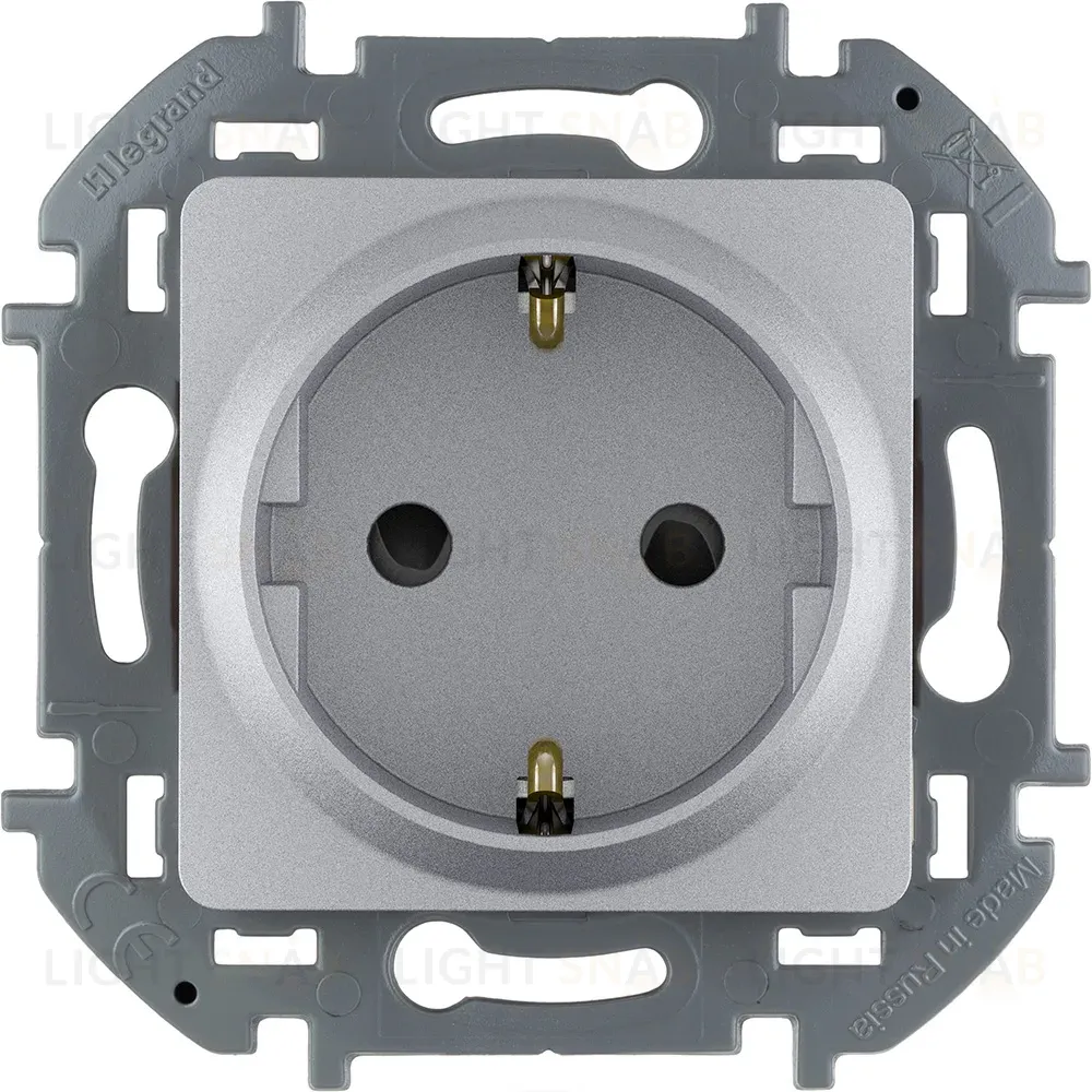 Розетка с/з со шторками Legrand Inspiria 673732 673732