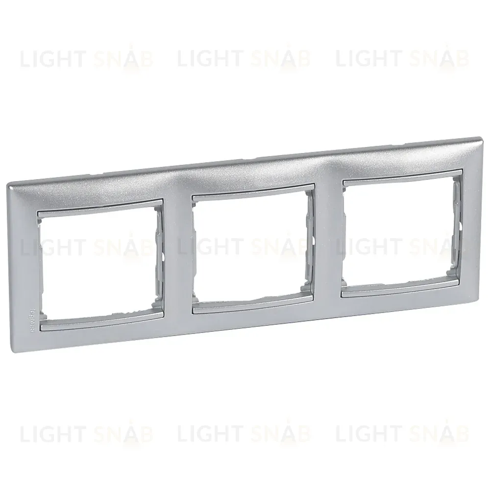 Рамка трехместная Legrand Valena Classic 694332 694332
