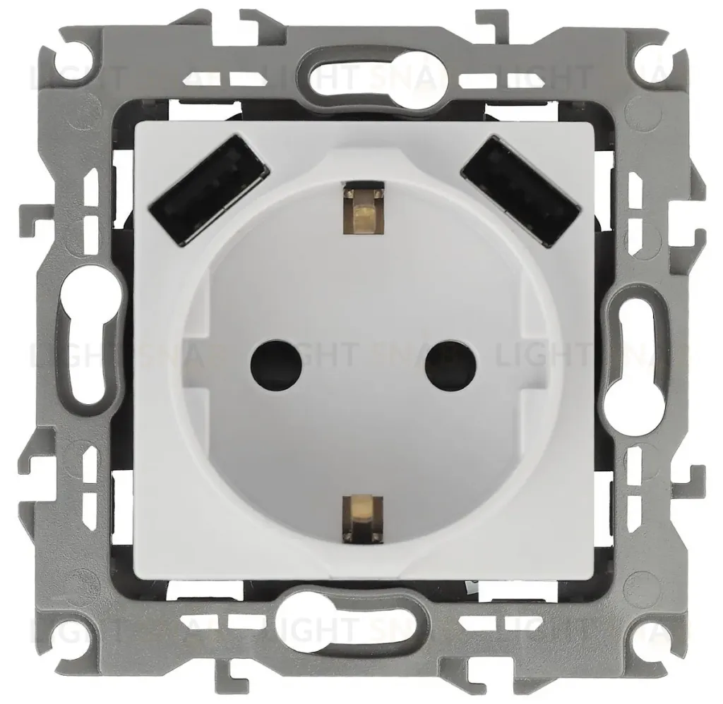 Розетка 2P+E со шторками и 2xUSB Эра 12-4109-01 Б0047840 Б0047840