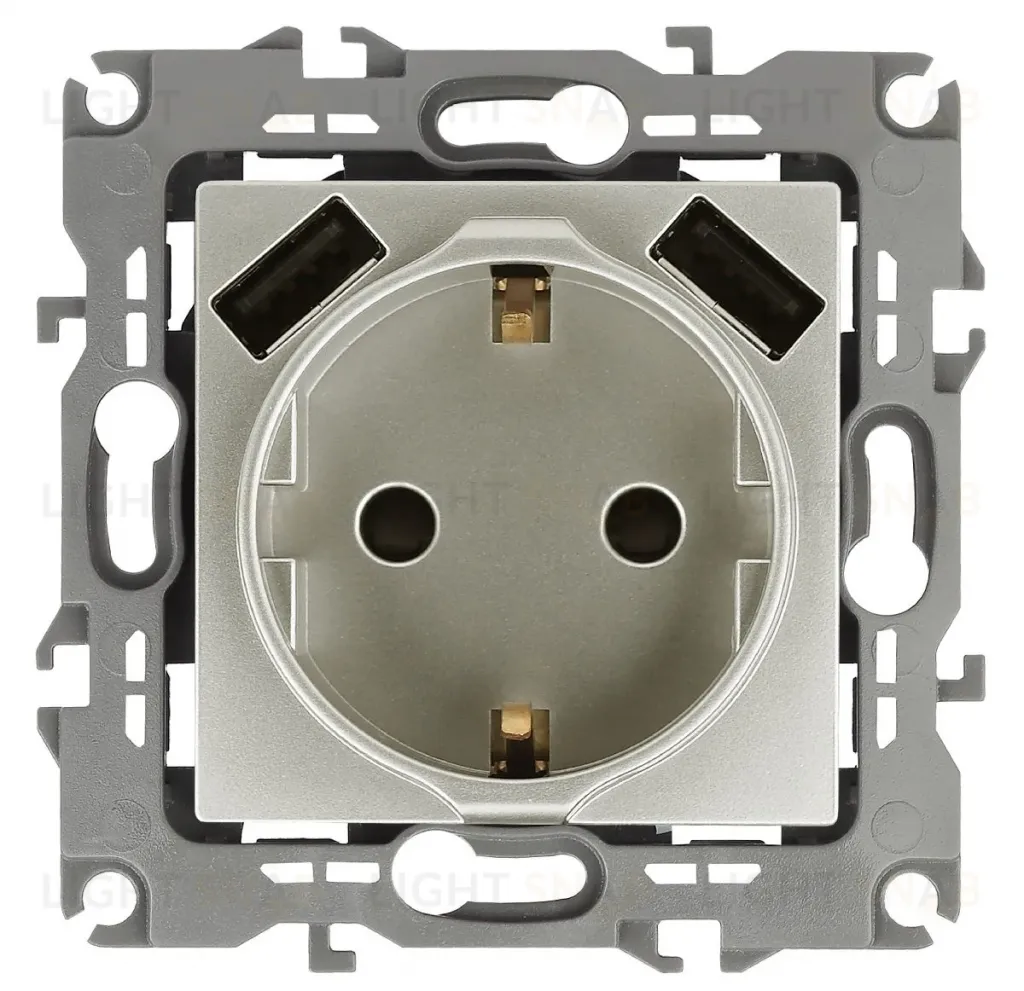 Розетка 2P+E со шторками и 2xUSB Эра 12-4109-15 Б0047849 Б0047849