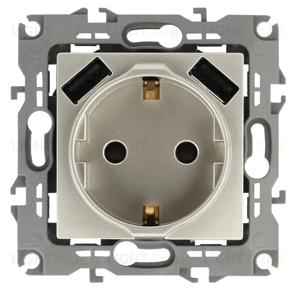 Розетка 2P+E со шторками и 2xUSB Эра 14-4109-04 Б0047870 Б0047870