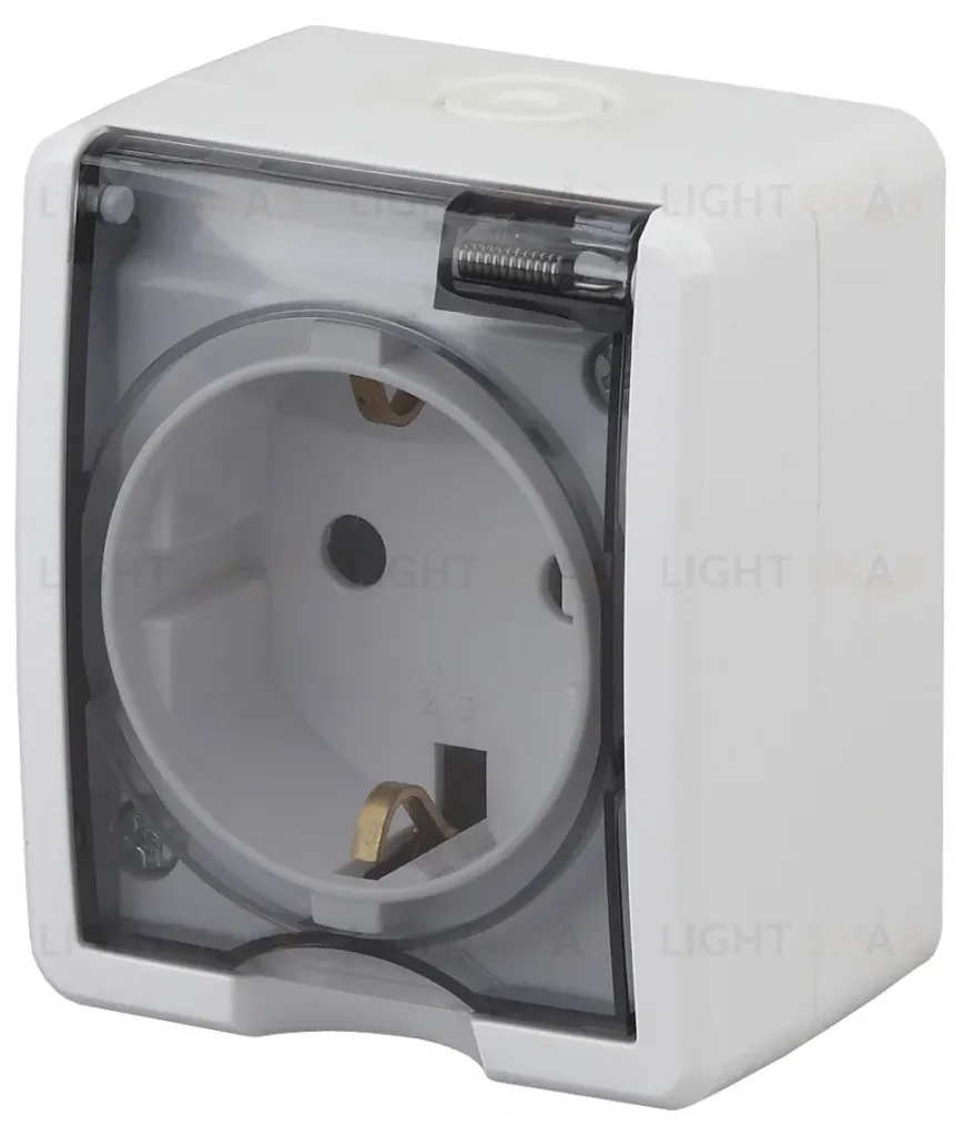Розетка 2P+E со шторками и 2xUSB Эра 11-2402-01 Б0020714 Б0020714