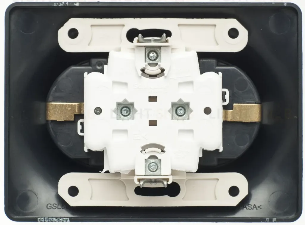 Розетка 2-ая с/з со шторками, 16А (в сборе) Systeme Electric Glossa Антрацит GSL000726 GSL000726