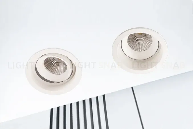 Встраиваемый светильник Italline IT02-029 white 3000K IT02-029 white 3000K