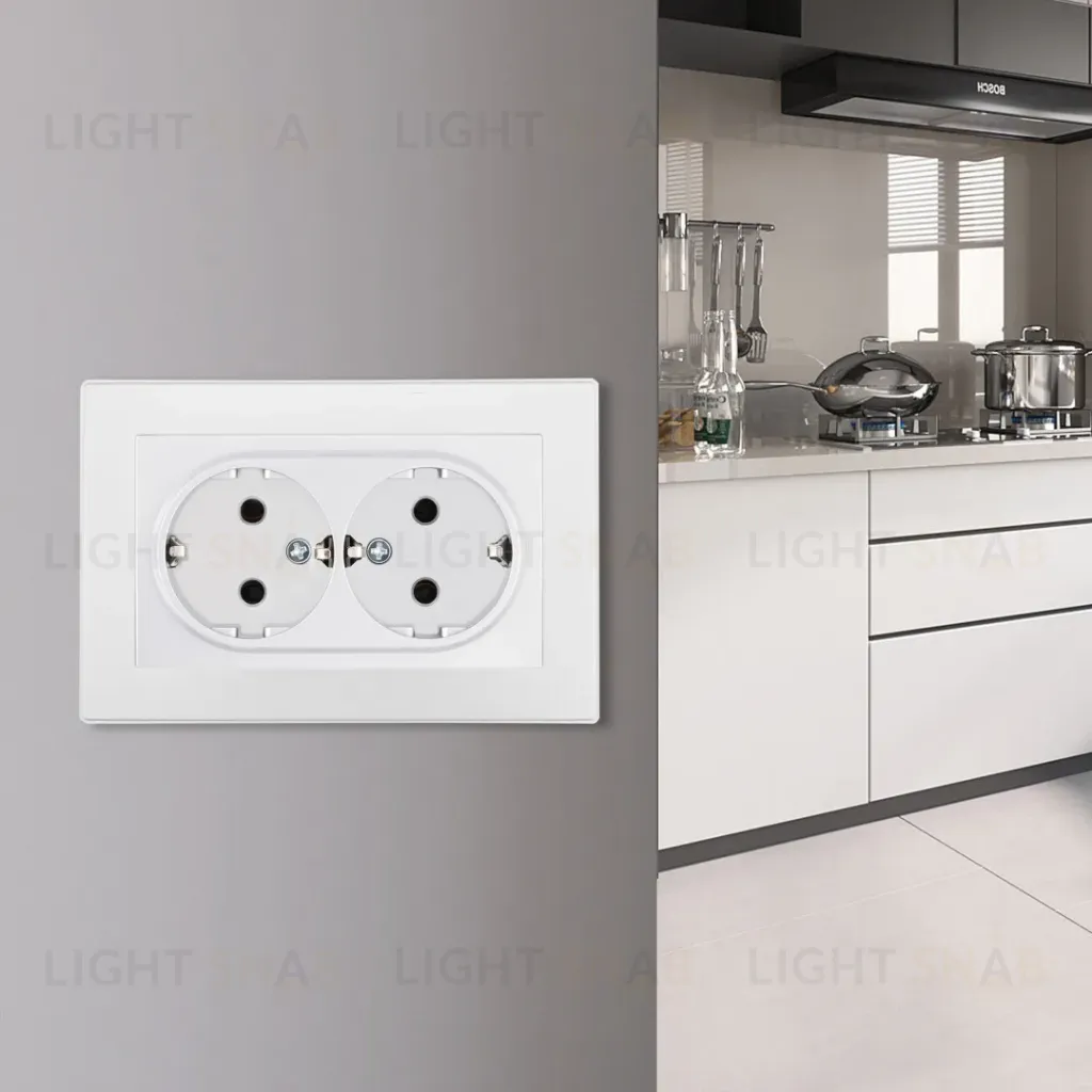 Розетка двойная с/з и шторками Arte Milano SET06-double-40-2 white SET06-double-40-2 white