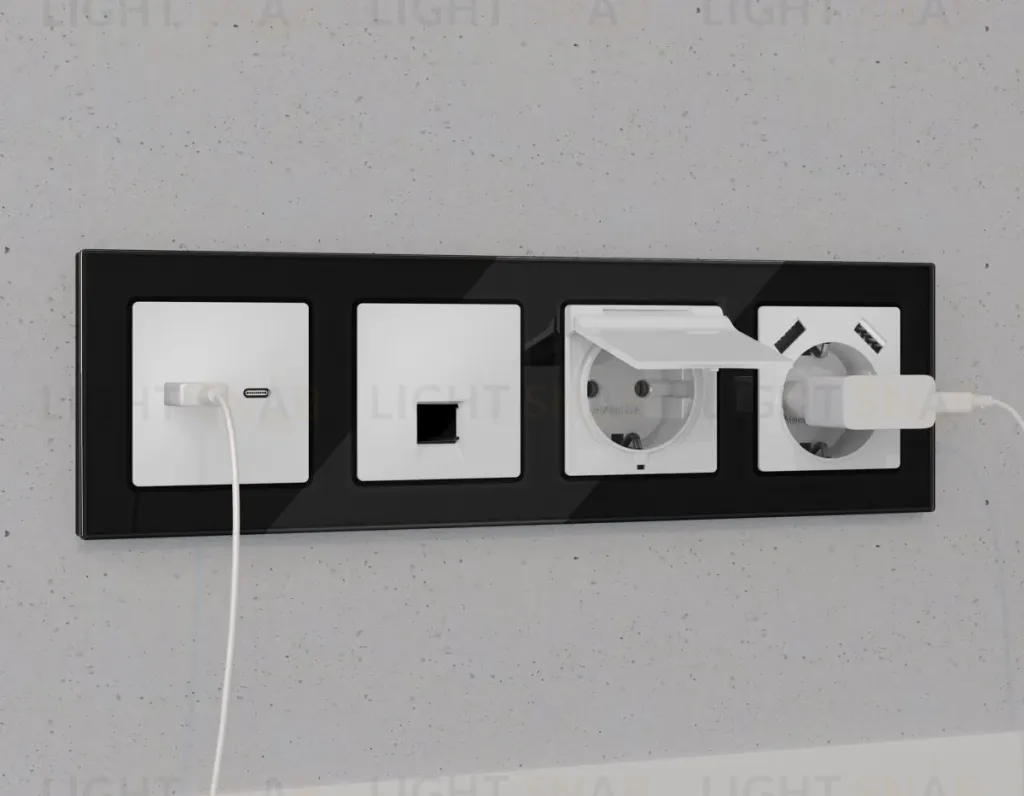 Комплект механизма компьютерной розетки RJ-45 экранированной с автоматической защитной шторкой Alfa Белый матовый Quant Ambrella Volt MA132005 (AP1320, VM185) MA132005