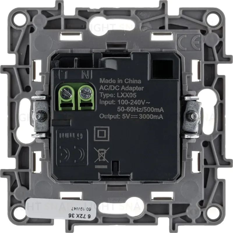 Зарядка USB A-C Legrand Etika Белый 672236 672236