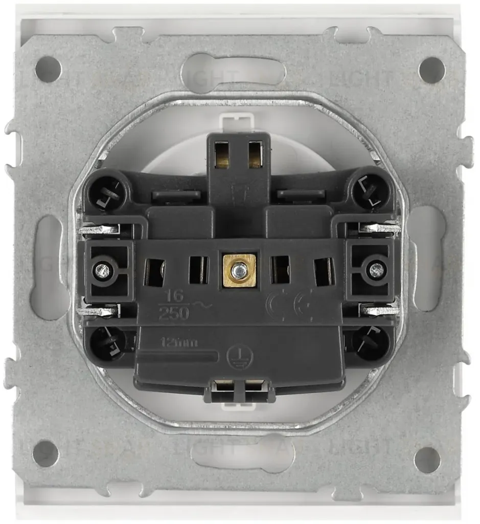 Розетка ЭРА Arktik 16-2101-01 с заземлением 2P+E Schuko 16А-250В белый Б0070414 Б0070414